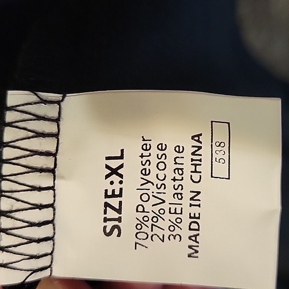 Elegant Black Sleeveless Dress With Pockets - Picture 11 of 16